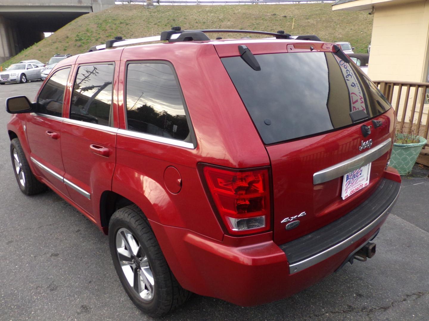 2006 Red Jeep Grand Cherokee (1J8HR68276C) , located at 5700 Curlew Drive, Norfolk, VA, 23502, (757) 455-6330, 36.841885, -76.209412 - Photo#13